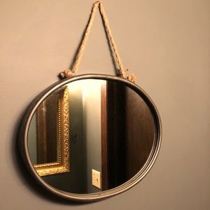 oval mirror